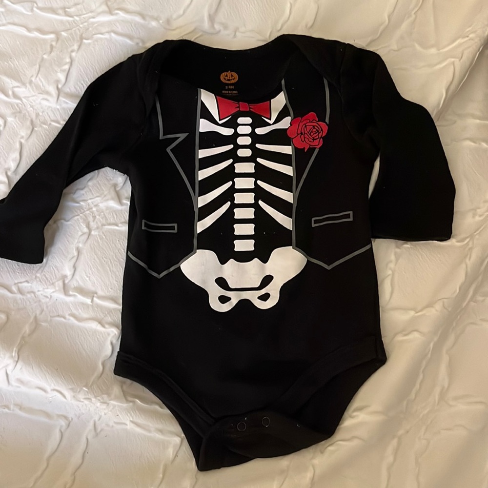 halloween onesie ☠️ 🎃